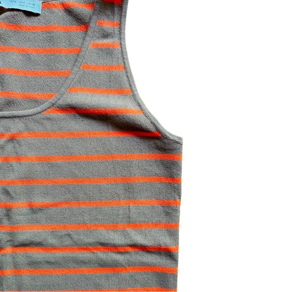 NWOT ! Sleeveless stripped top - Picture 6 of 7